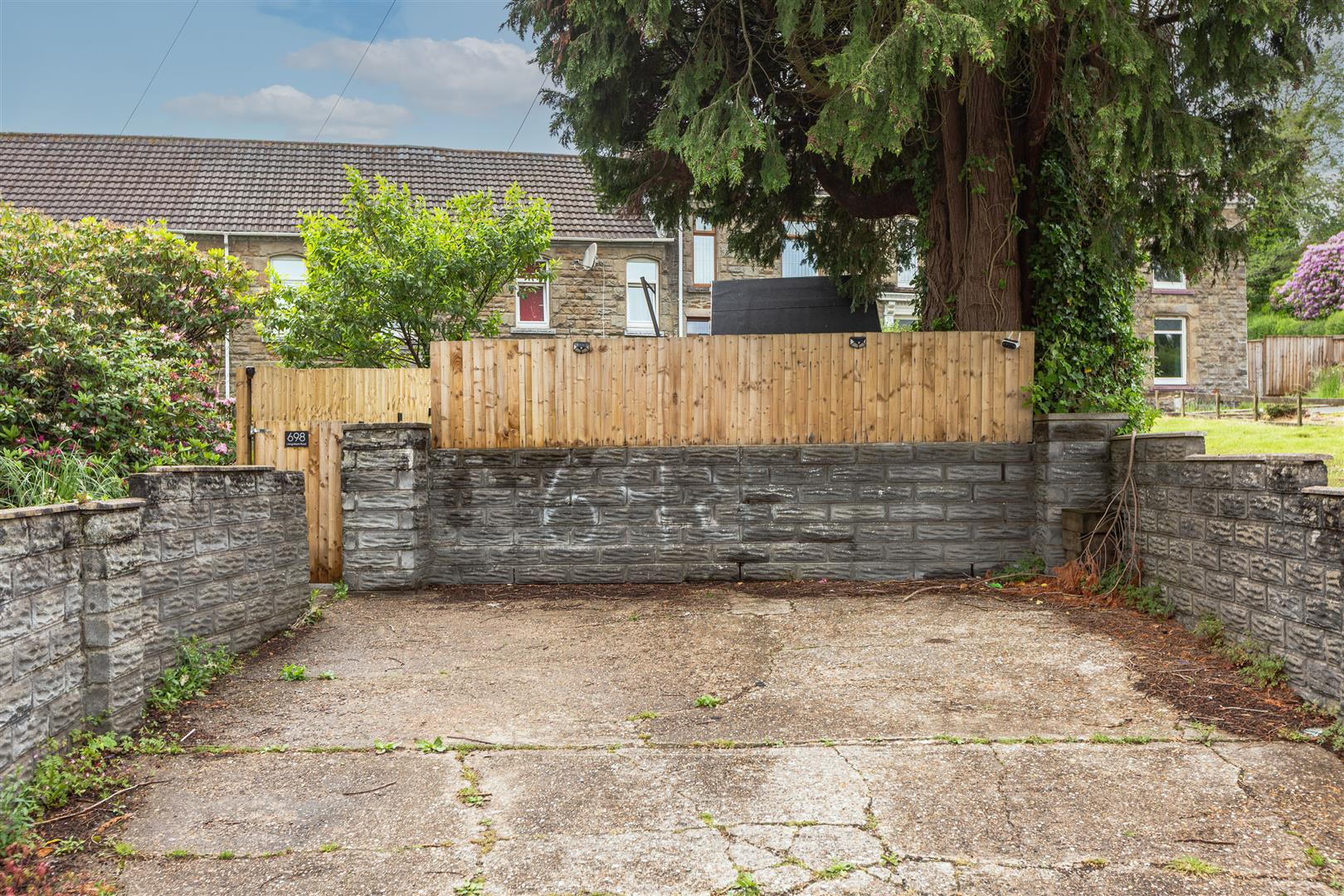 Llangyfelach Road, Treboeth, Swansea, SA5 9EL